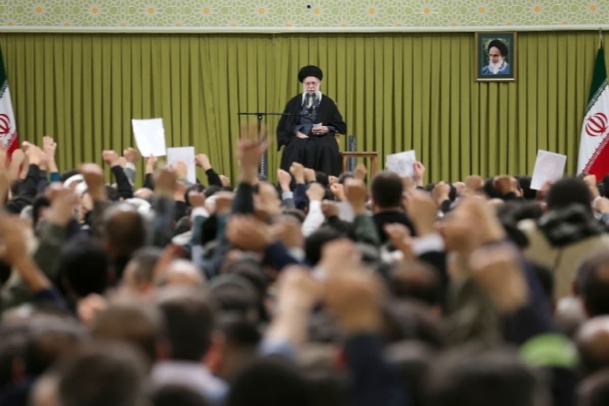 Iran Ingatkan Akan Terjadi Perang Regional Bila AS Lakukan Agresi